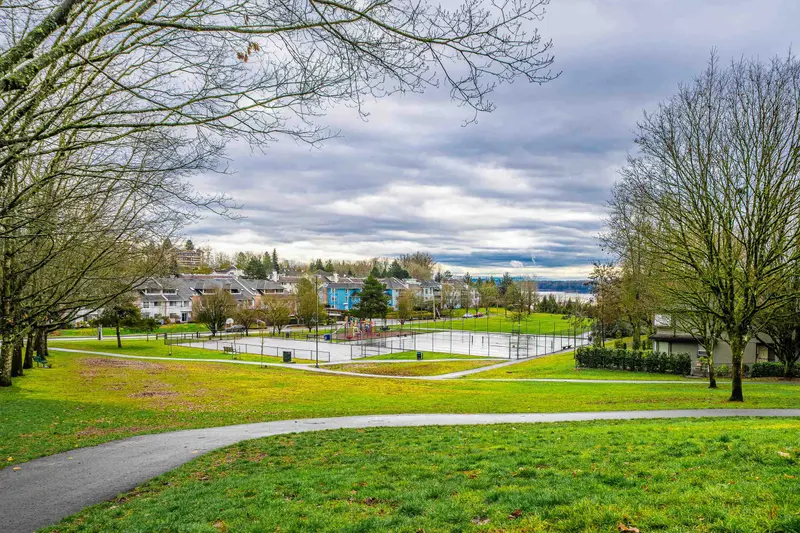 205 11595 FRASER STREET - photo 4 of 25