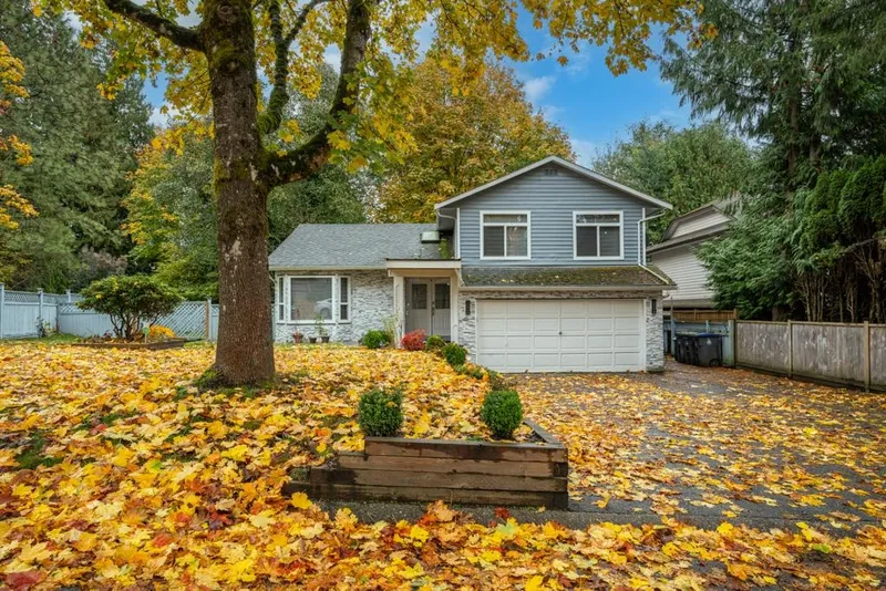 14346 68B AVENUE - photo 2 of 25