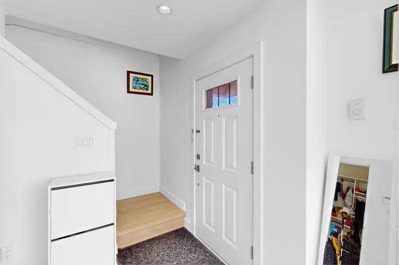 9 7199 MOFFATT ROAD - photo 2 of 25