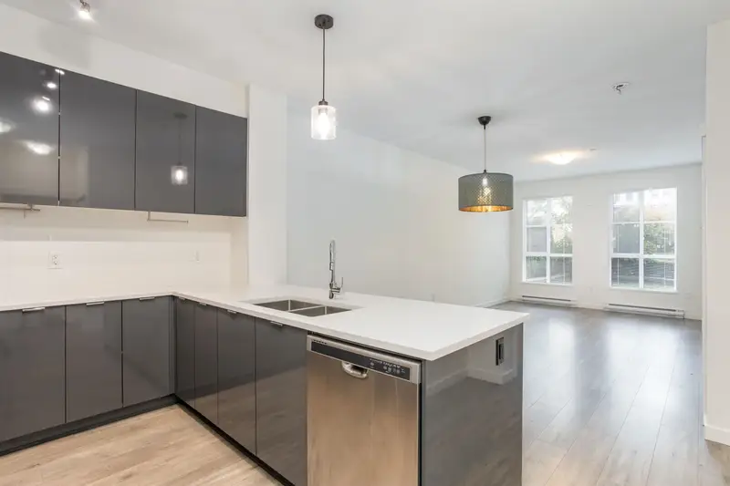 106 15137 33 AVENUE - photo 1 of 23