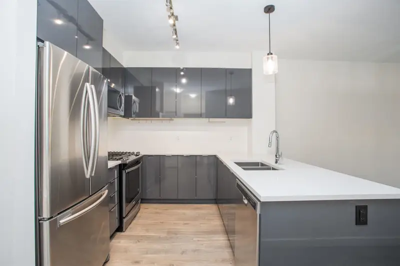 106 15137 33 AVENUE - photo 2 of 23