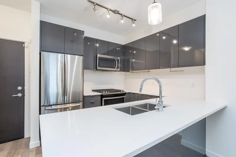 106 15137 33 AVENUE - photo 4 of 23