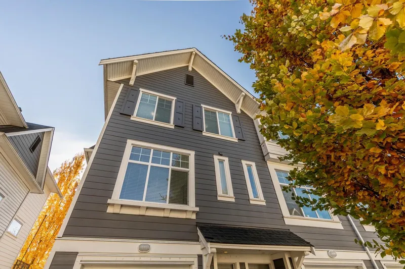 39 18681 68 AVENUE - photo 1 of 25