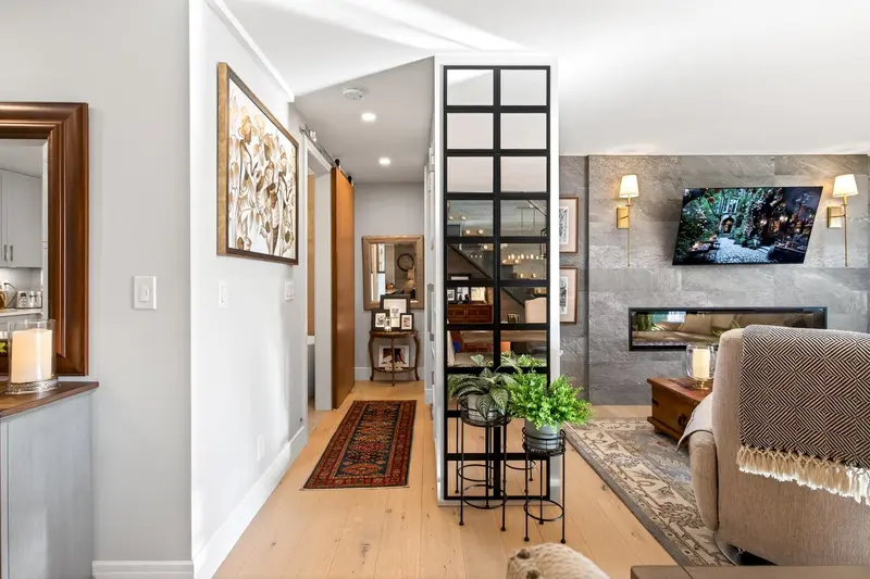 306 2344 ATKINS AVENUE - photo 4 of 25