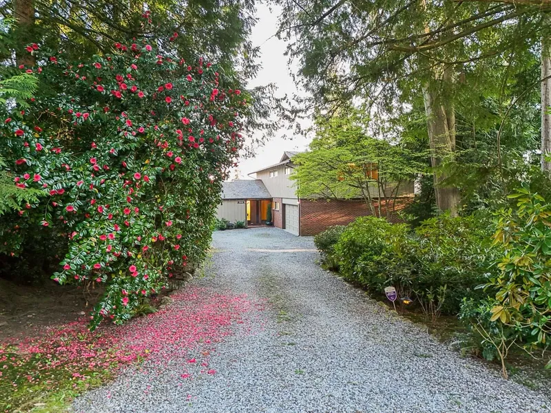 3898 SOUTHRIDGE AVENUE - photo 4 of 25