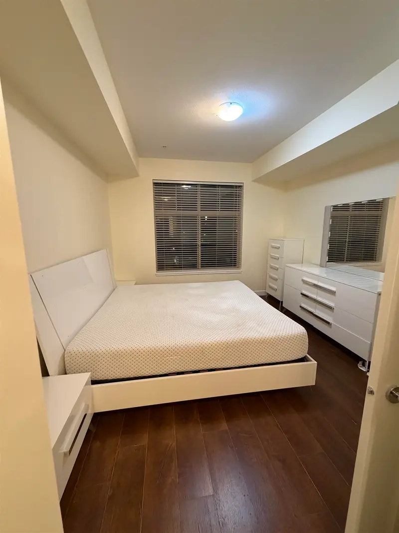 217 33545 RAINBOW AVENUE - photo 4 of 7