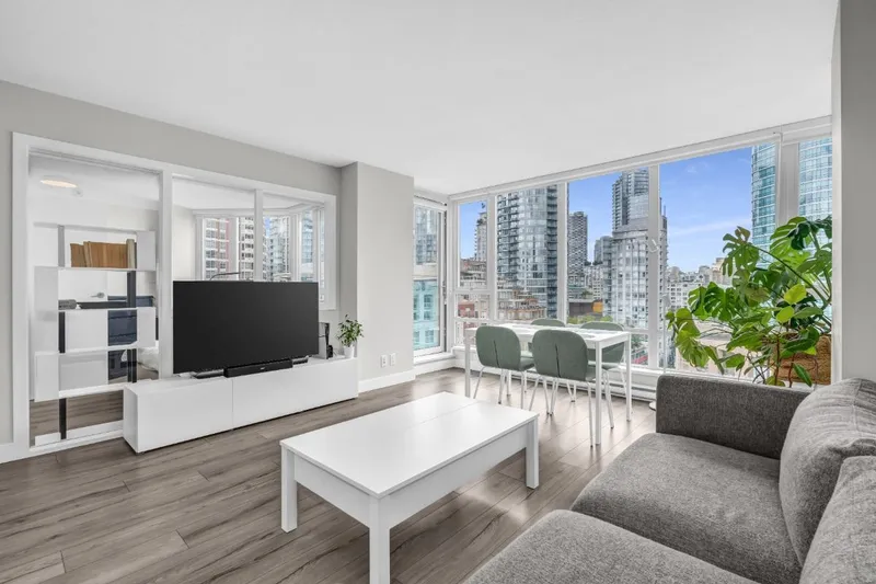 1805 788 HAMILTON STREET - photo 1 of 23