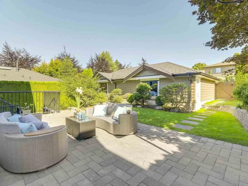 2069 W 28TH AVENUE - photo 2 of 25