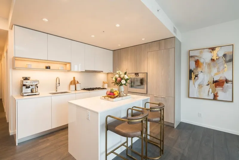 802 6200 MINORU BOULEVARD - photo 2 of 18