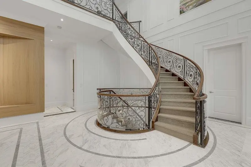 2458 140 STREET - photo 2 of 11