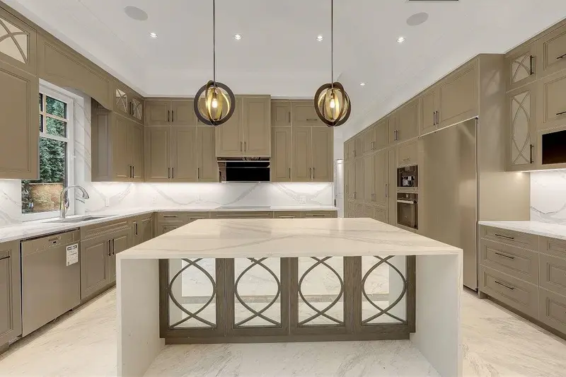 2458 140 STREET - photo 3 of 11