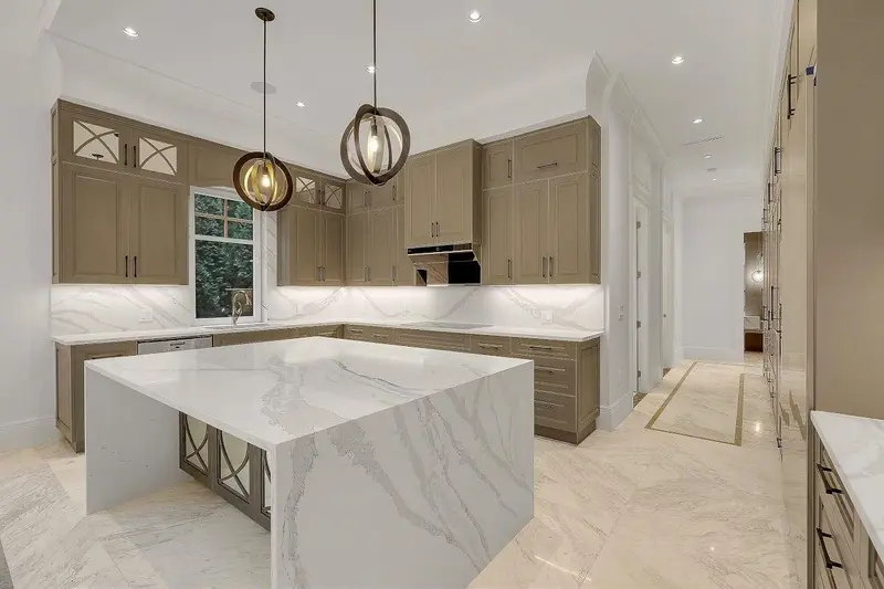 2458 140 STREET - photo 4 of 11