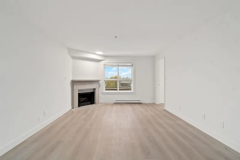 308 2928 COMMERCIAL DRIVE - photo 4 of 25