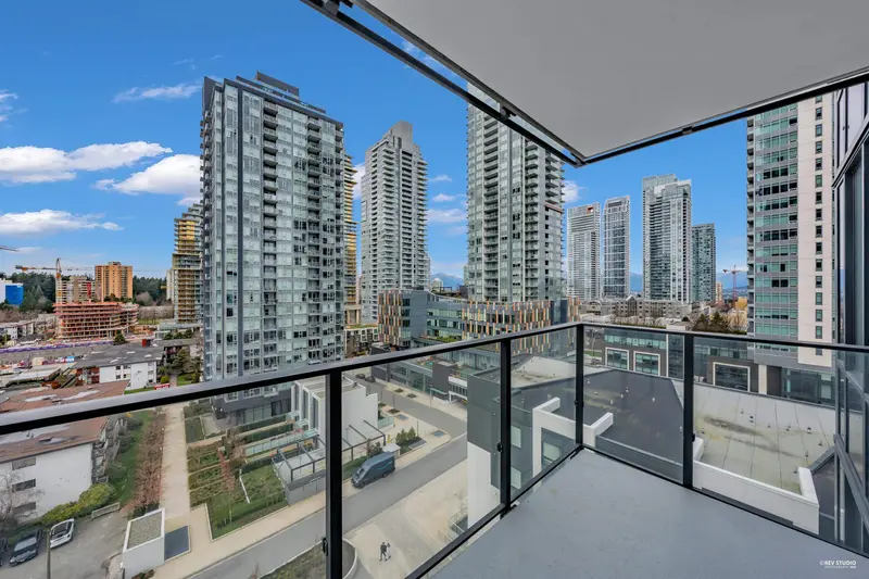 909 6537 TELFORD AVENUE - photo 3 of 25