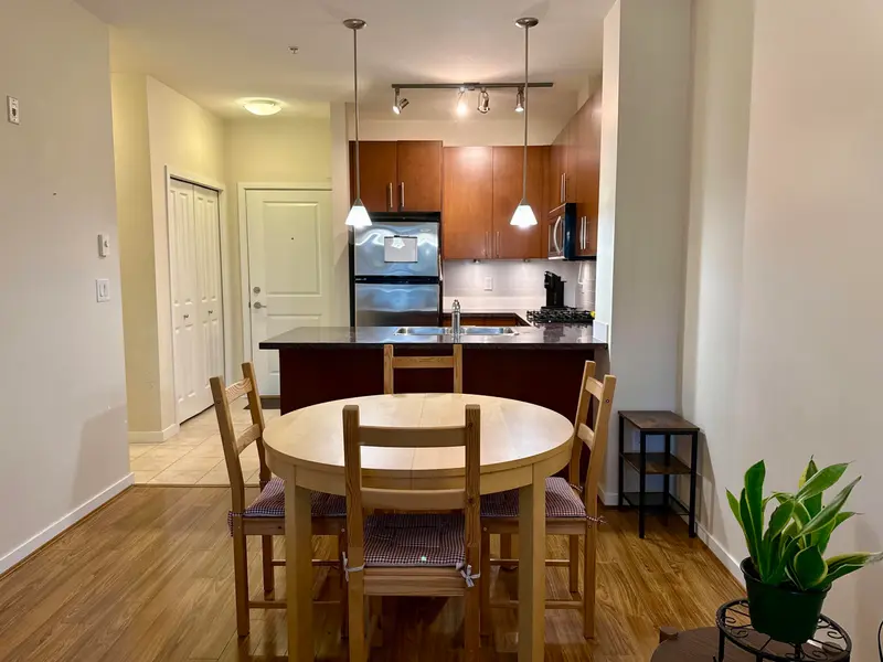 301 3651 FOSTER AVENUE - photo 3 of 8