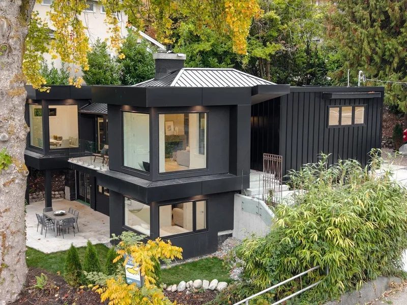 2508 NELSON AVENUE - photo 1 of 21