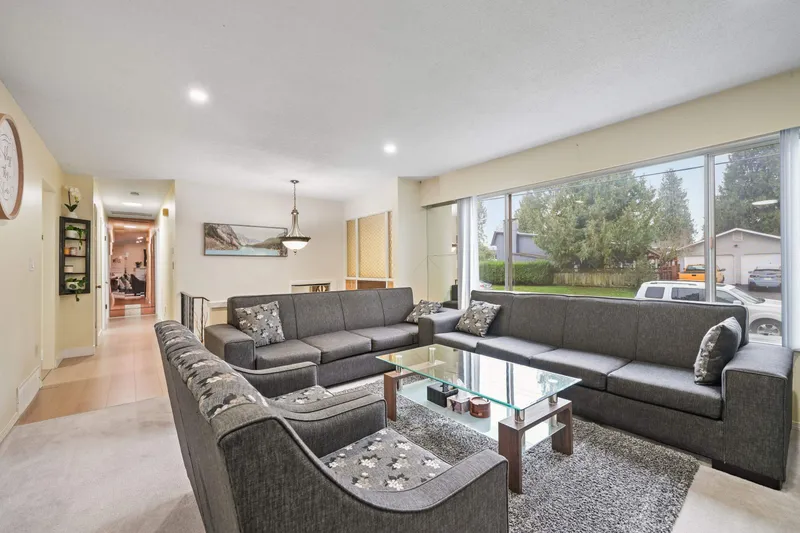 11735 94A AVENUE - photo 4 of 20