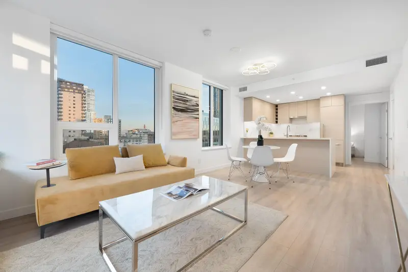 1005 823 CARNARVON STREET - photo 1 of 25