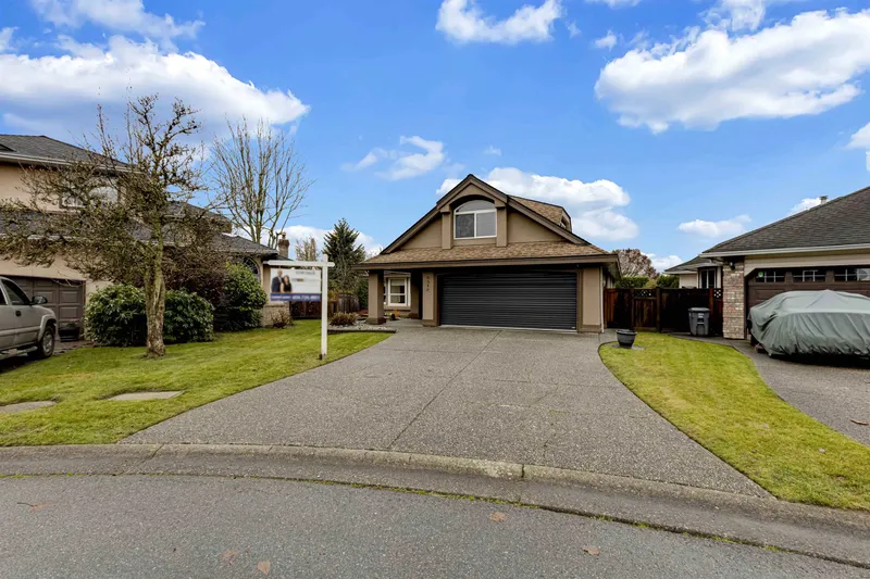 8518 165A STREET - photo 1 of 25