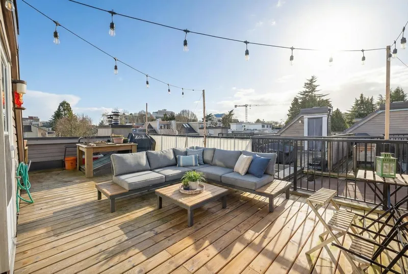 311 1922 W 7TH AVENUE - photo 1 of 25