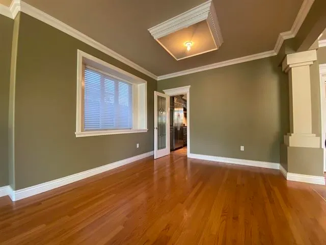 467 W KINGS ROAD - photo 4 of 25