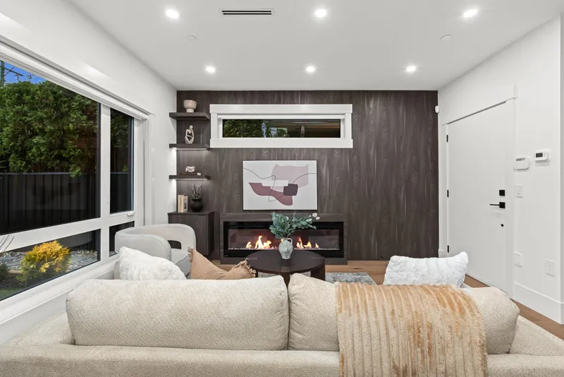 2 4549 W 11TH AVENUE - photo 4 of 25