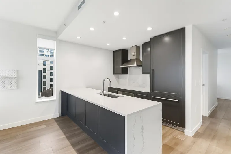 403 5733 ALBERTA STREET - photo 3 of 25