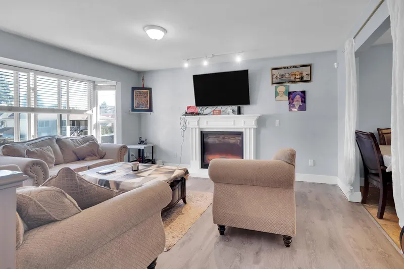 6507 134 STREET - photo 3 of 25