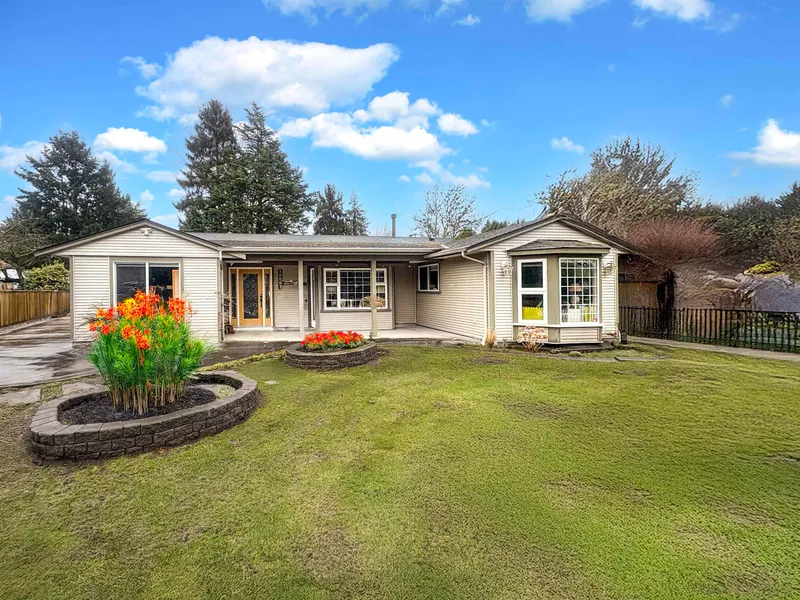 10060 SWINTON CRESCENT - photo 2 of 25