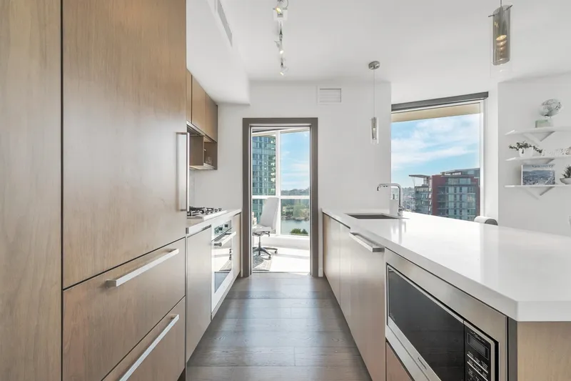 1509 68 SMITHE STREET - photo 4 of 25