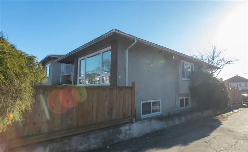 712 E 57 AVENUE - photo 2 of 7