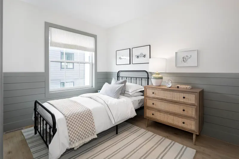 5 20329 80 AVENUE - photo 3 of 10