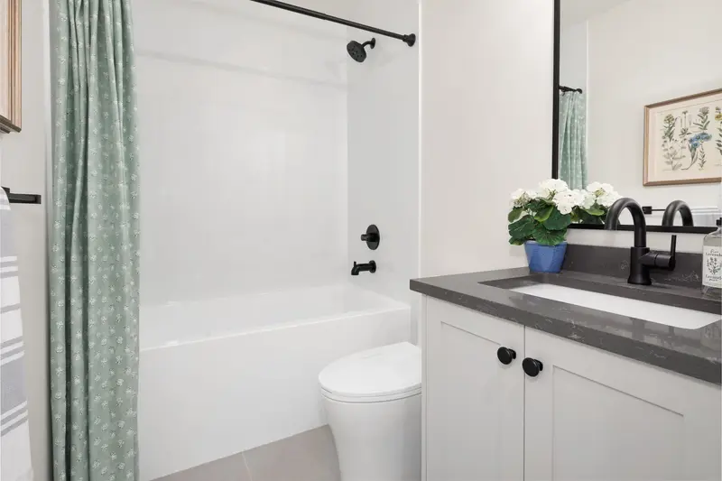 5 20329 80 AVENUE - photo 4 of 10