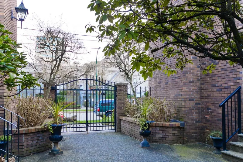 1355 W 7TH AVENUE - photo 4 of 20