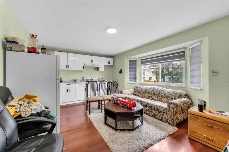 6848 135 STREET - photo 4 of 25