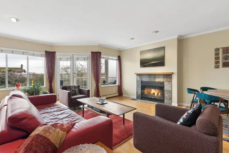 2333 BELLEVUE AVENUE - photo 4 of 24