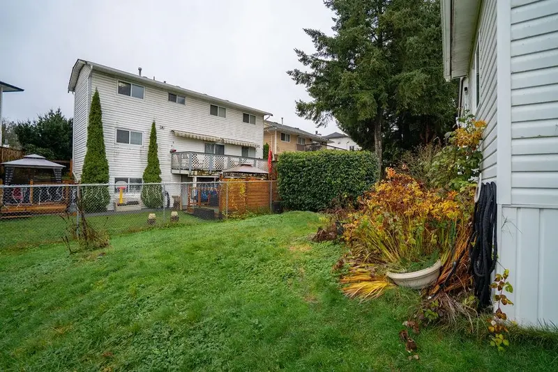 19728 POPLAR PLACE - photo 3 of 25