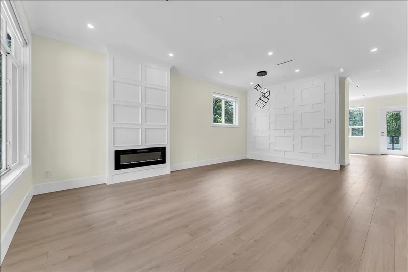 16192 78 AVENUE - photo 3 of 25