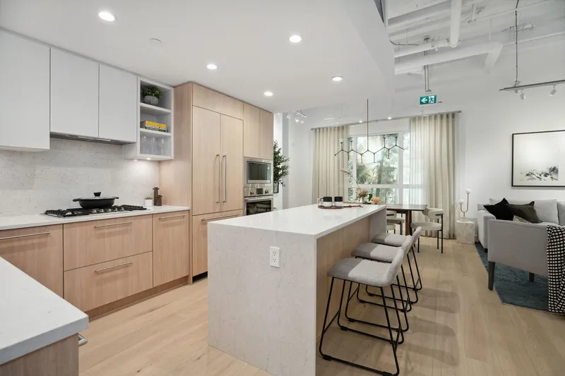 110 2050 GLENAIRE DRIVE - photo 1 of 11