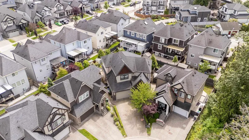 5906 139 STREET - photo 3 of 25