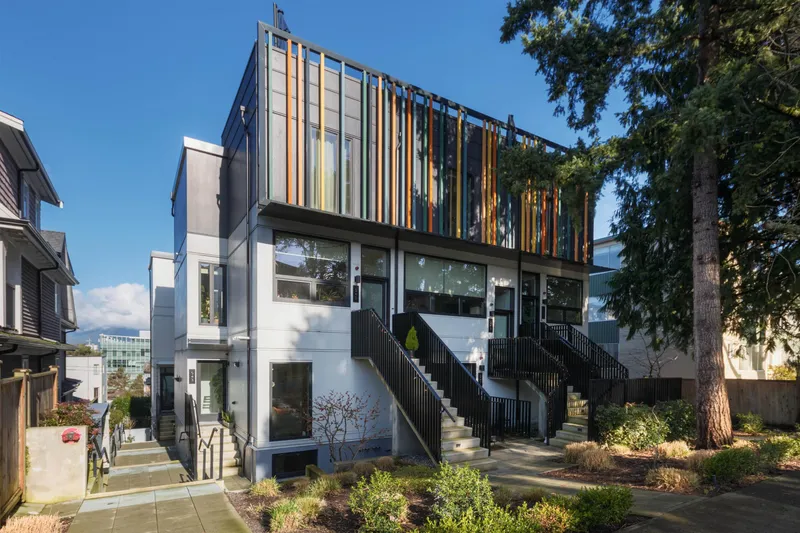 529 E 6TH AVENUE - photo 2 of 25