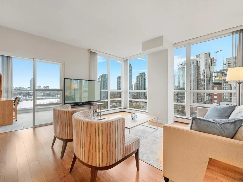 18C 139 DRAKE STREET - photo 1 of 18