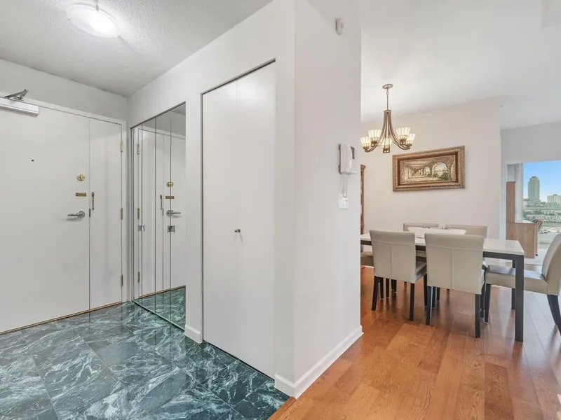 18C 139 DRAKE STREET - photo 3 of 18