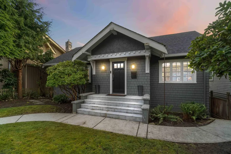 3322 W 38TH AVENUE - photo 1 of 25