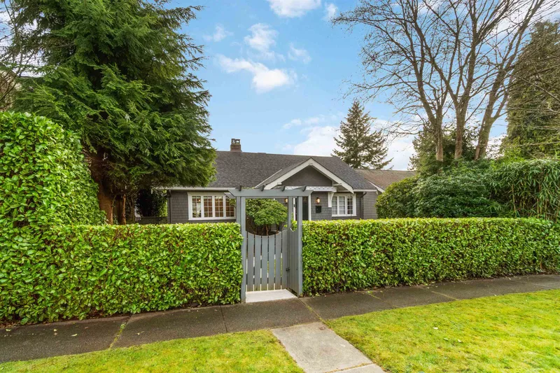 3322 W 38TH AVENUE - photo 2 of 25