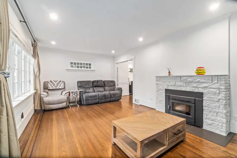 3322 W 38TH AVENUE - photo 3 of 25