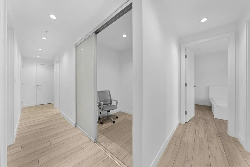 401 6080 MCKAY AVENUE - photo 3 of 16