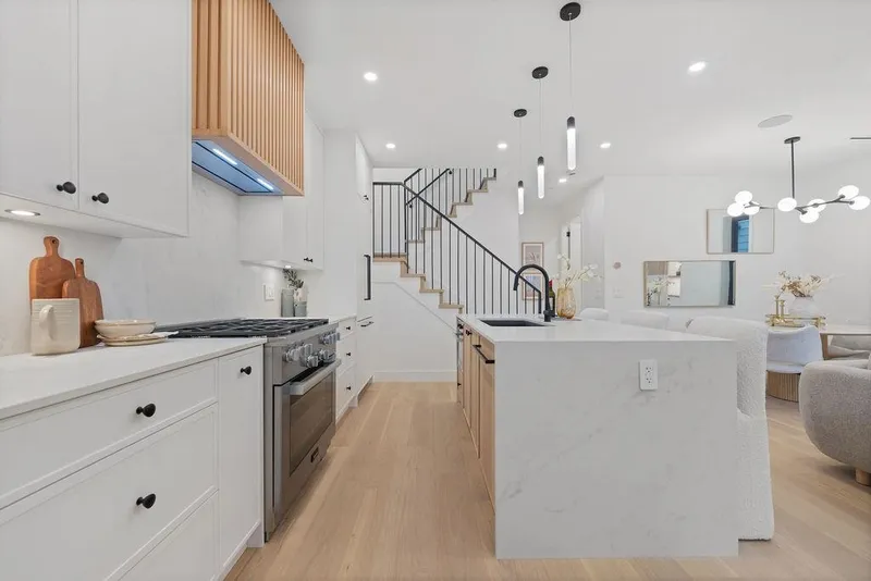 1 2846 W 12TH AVENUE - photo 4 of 25