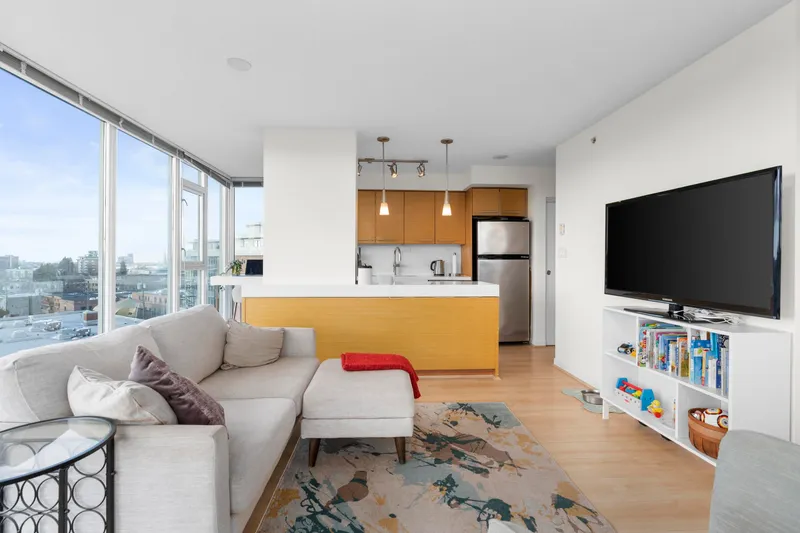 709 2770 SOPHIA STREET - photo 4 of 25