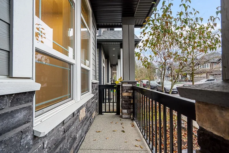 20427 83B AVENUE - photo 4 of 25